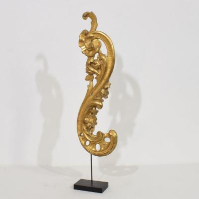 18th Century Italian Hand Carved Giltwood Baroque Curl Ornament