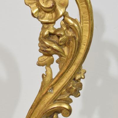18th Century Italian Hand Carved Giltwood Baroque Curl Ornament