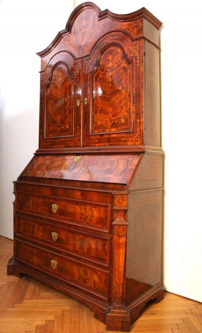 18th Century Italian Walnut Parquetry Important Bureau Cabinet Trumeaux