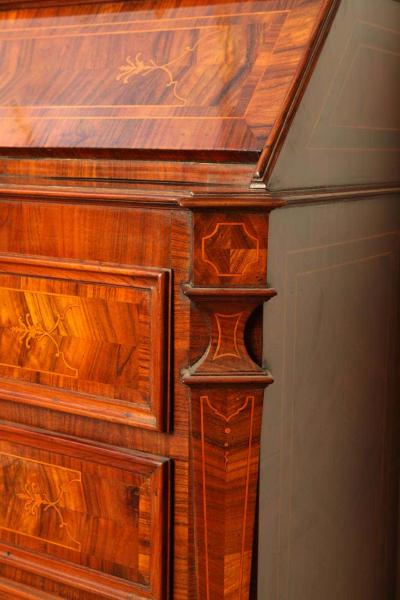 18th Century Italian Walnut Parquetry Important Bureau Cabinet Trumeaux