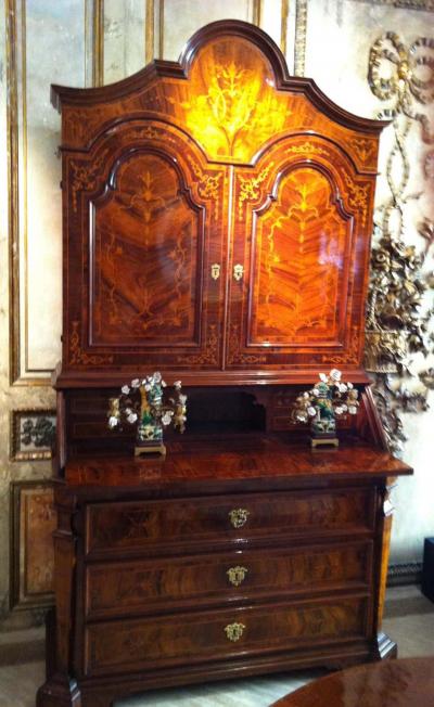 18th Century Italian Walnut Parquetry Important Bureau Cabinet Trumeaux