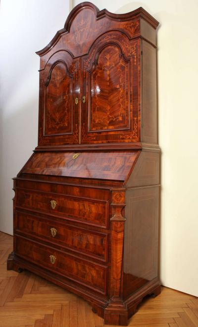 18th Century Italian Walnut Parquetry Important Bureau Cabinet Trumeaux