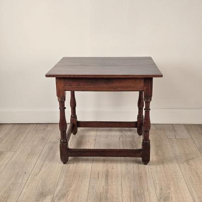 18th Century Oak Tavern Table England circa 1720