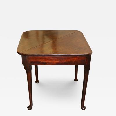 18th Century Queen Anne Heavily Patinated Mahogany Envelope Table