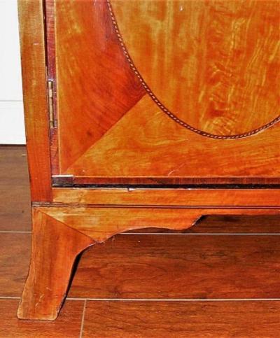 18th Century Sheraton Satinwood Display Cabinet Neat Proportions