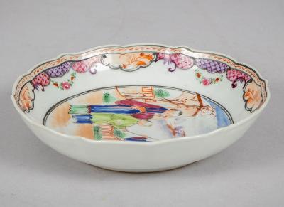 18th Century Small Chinese Famille Rose Dish