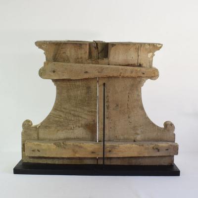 18th Century Spanish Baroque Carved Giltwood Altar Ornament with Angel Head