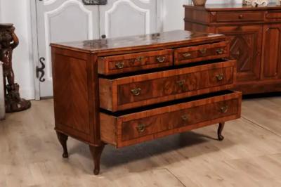 18th Century Venetian Walnut ad Mahogany Commode with Bookmatched Veneer