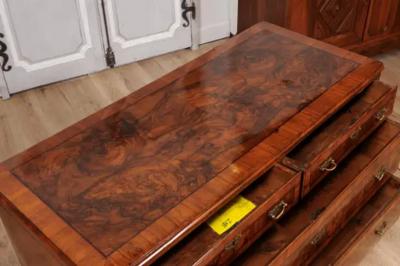 18th Century Venetian Walnut ad Mahogany Commode with Bookmatched Veneer