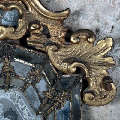 18th c Venetian Giltwood Mirror with Chinoiserie Figure