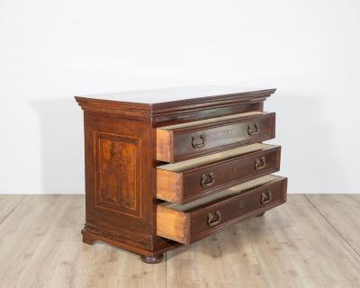 18th century Veneto Chest Of Drawers With Inlays