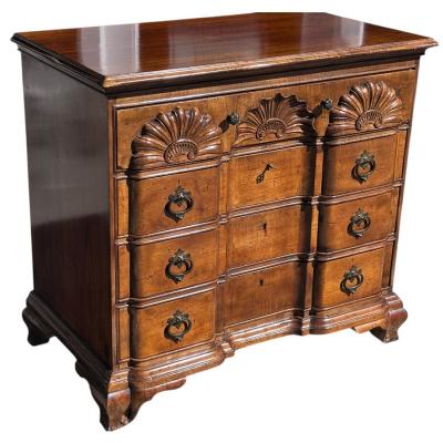 18thC Style Chippendale Mahogany Block and Shell Carved Chest of Drawers Commode