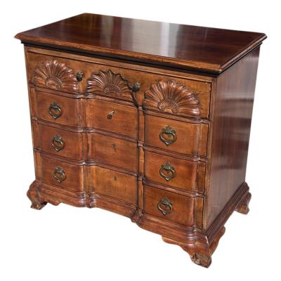 18thC Style Chippendale Mahogany Block and Shell Carved Chest of Drawers Commode