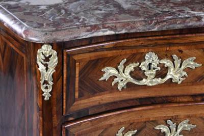 18thc French R gence rosewood serpentine commode with marble top