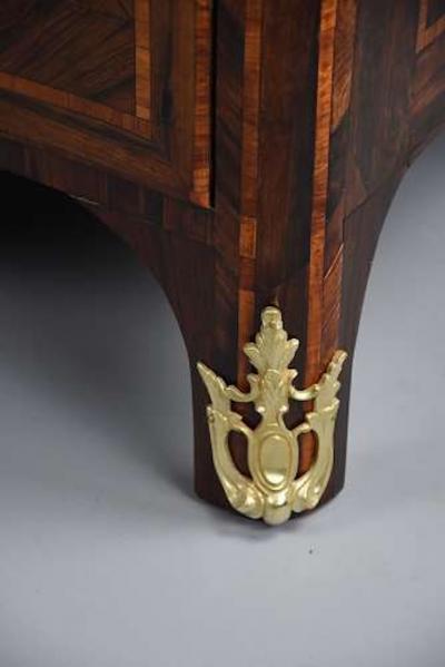 18thc French R gence rosewood serpentine commode with marble top