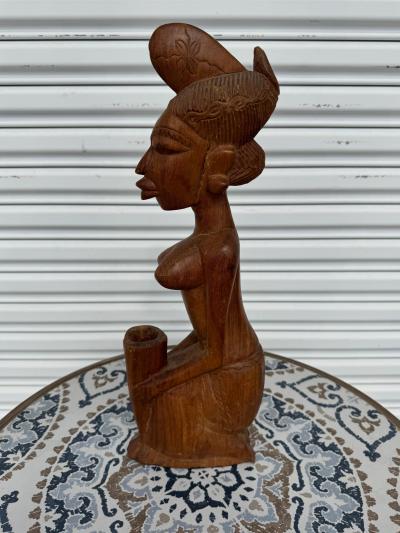 19 5 Yoruba Tribe Kneeling Woman Wood Sculpture