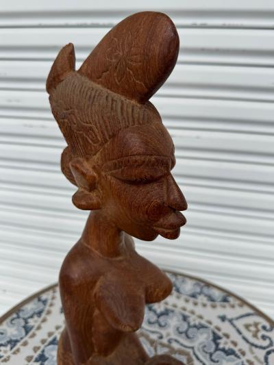 19 5 Yoruba Tribe Kneeling Woman Wood Sculpture