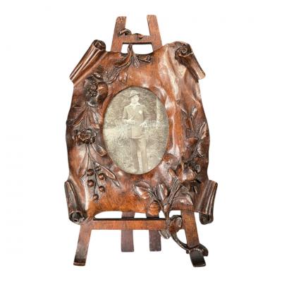 1900s Carved wood picture frame