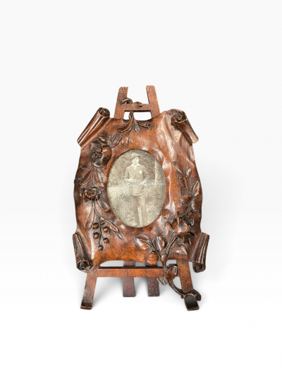 1900s Carved wood picture frame