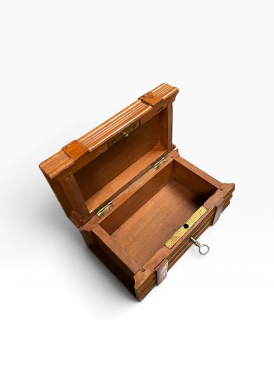 1920s Decorative trunk box