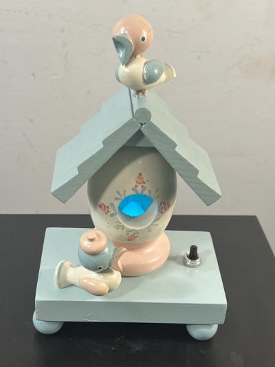 1950S HAND PAINTED ADORABLE EGG BIRD HOUSE WITH TWO BIRDS WOODEN NIGHTLIGHT