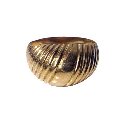 1960 s 18K dome ribbed Ring