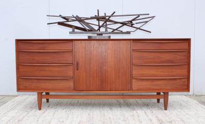 1960s Large Modernist Solid Steel Welded Sculpture