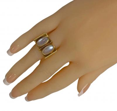 1970 s 18K Moonstone Modernism Abstract Ring 