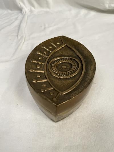 1980s decorative eye box