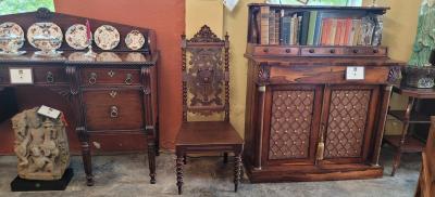 19C English Rococo Revival Ecclesiastical Oak Hall Chair