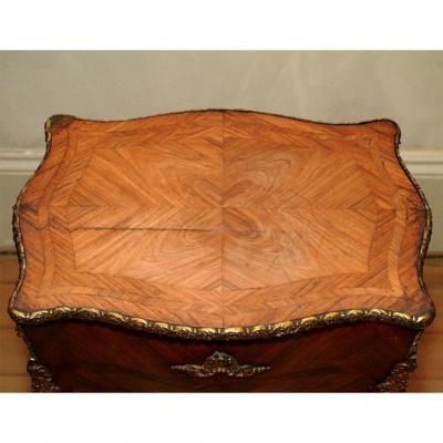 19TH C PETITE COMMODE