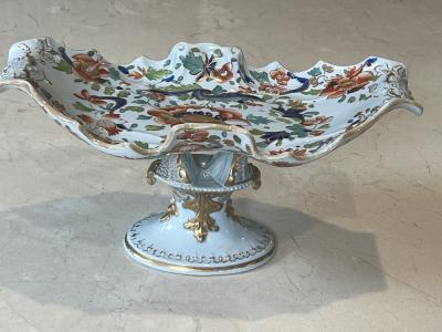 19TH CENTURY BRITISH PORCELAIN FLORAL DECORATED TAZZA