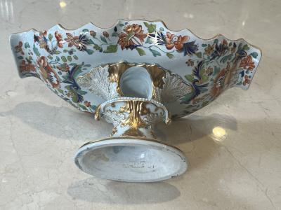 19TH CENTURY BRITISH PORCELAIN FLORAL DECORATED TAZZA