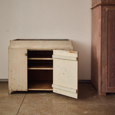 19TH CENTURY PAINTED DRY SINK