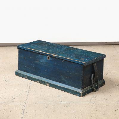 19TH CENTURY PAINTED SEA CHEST