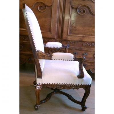 19TH CENTURY REGENCE WALNUT ARMCHAIR