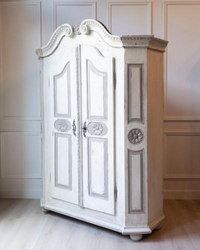 19th Century Alpine Painted Cupboard in White and Gray