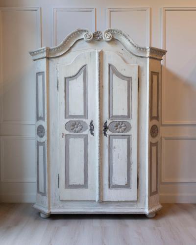 19th Century Alpine Painted Cupboard in White and Gray