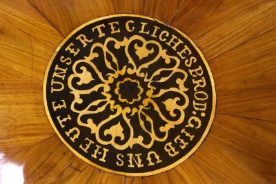 19th Century Biedermeier Dining Table Salon Table Cherrywood AT ca 1830