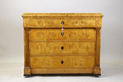19th Century Birdseye Maple Biedermeier Chest Of Drawers Germany ca 1840