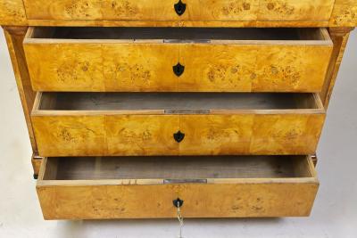 19th Century Birdseye Maple Biedermeier Chest Of Drawers Germany ca 1840