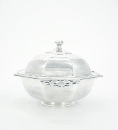 19th Century English Silver Plate Two Handled Covered Eculle Dish
