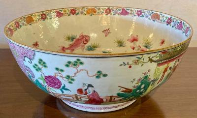 19th Century Famille Rose Chinese Export Punch Koi Decorated