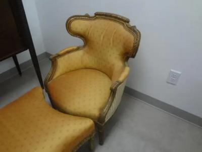 19th Century French Louis XVI Style Giltwood Duchesse Brisee