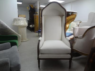 19th Century French Louis XVI Style Walnut Hooded Berg re