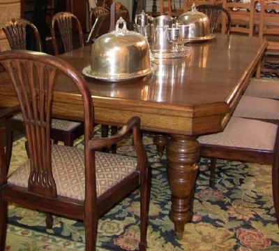 19th Century Irish Country Squires Oak Telescopic Dining Table