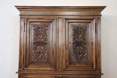 19th Century Italian Antique Cabinet in Solid Carved Walnut