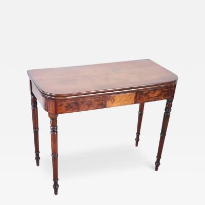 19th Century Italian Antique Console Table in Walnut with Opening Top