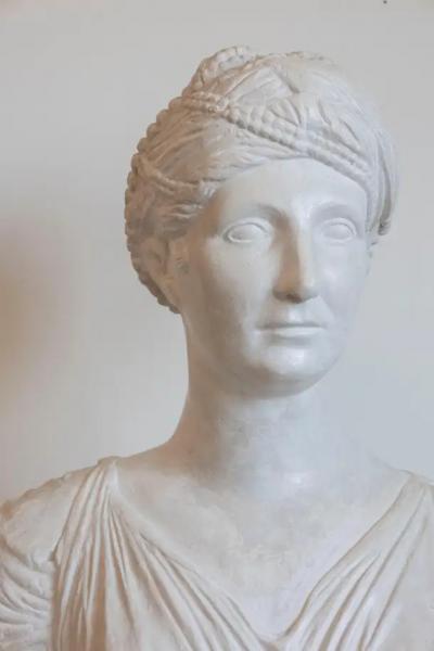 19th Century Italian Neoclassical Plaster Bust of a Roman Woman