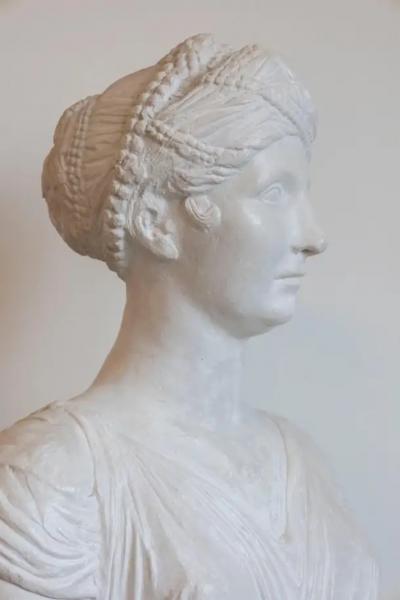 19th Century Italian Neoclassical Plaster Bust of a Roman Woman